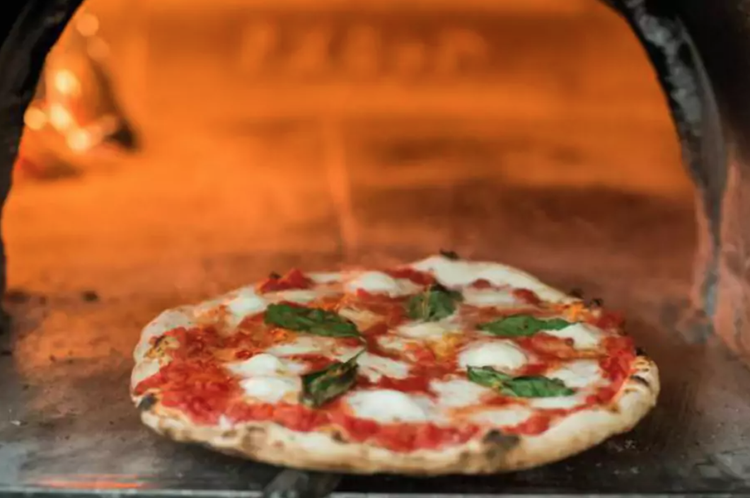 La Perla Pizzeria – Amsterdam, Netherlands